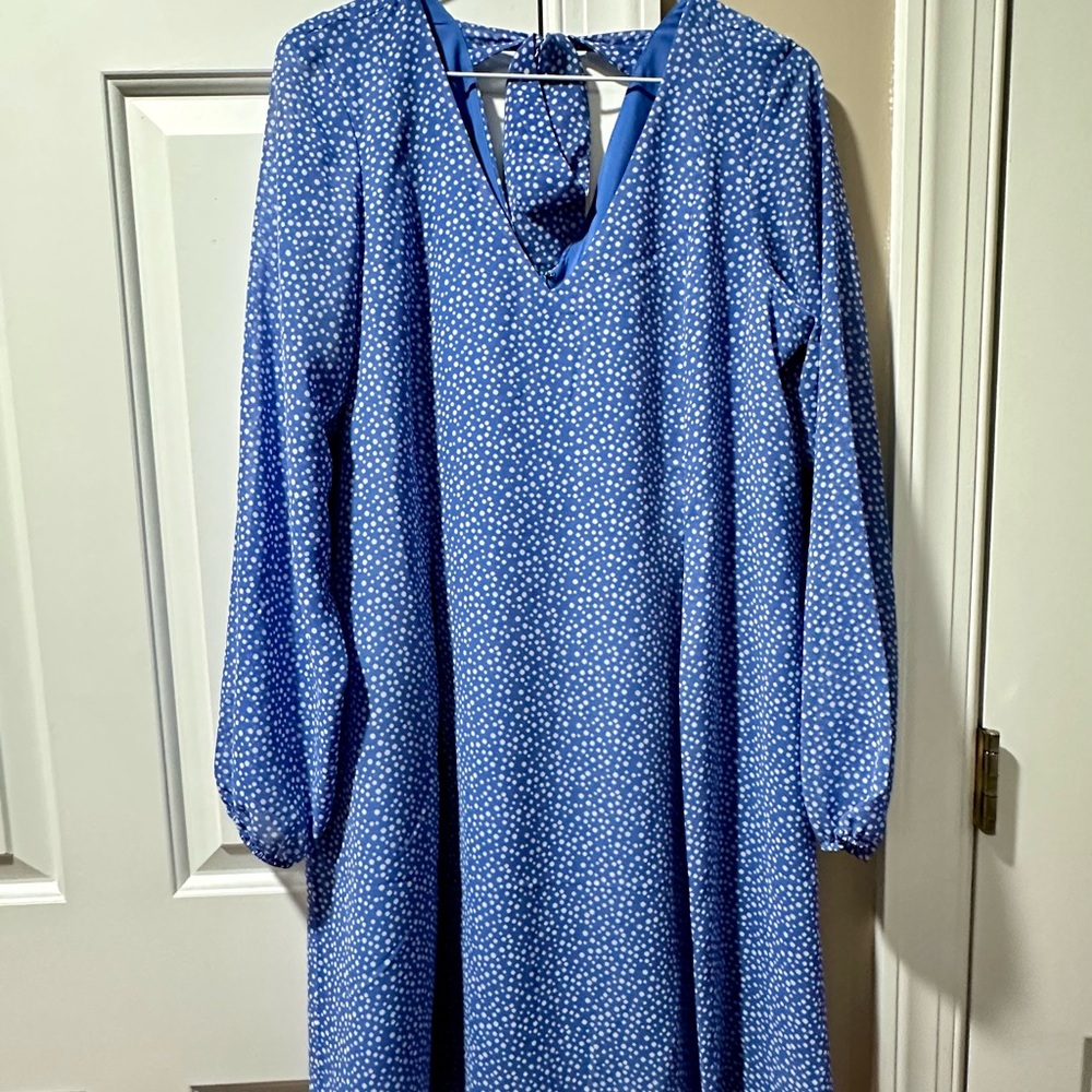 I.N.C. International Concepts® breezy shift dress features a bow-detail back